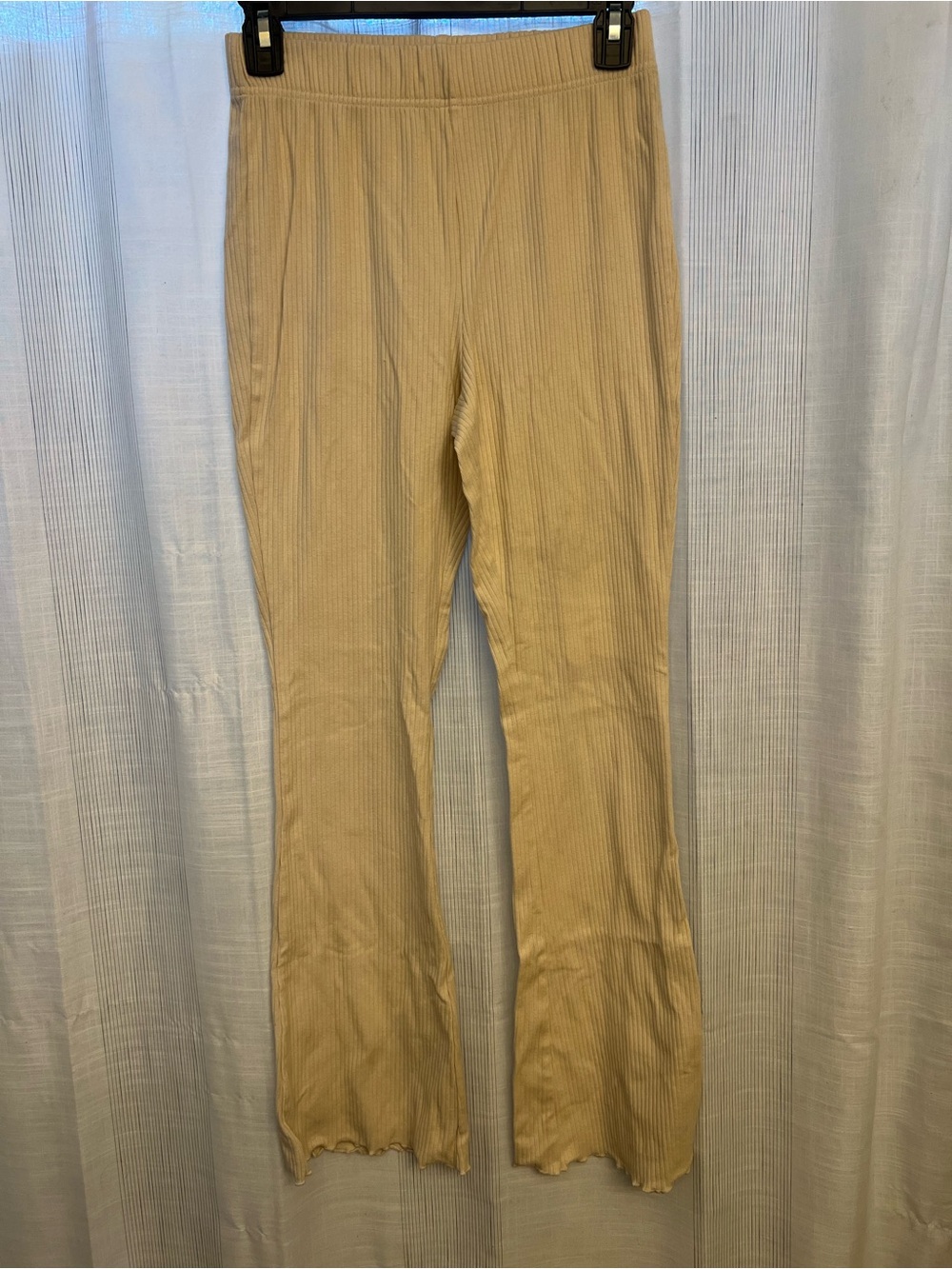 Brand New beautiful cream form-fitting flare pants!